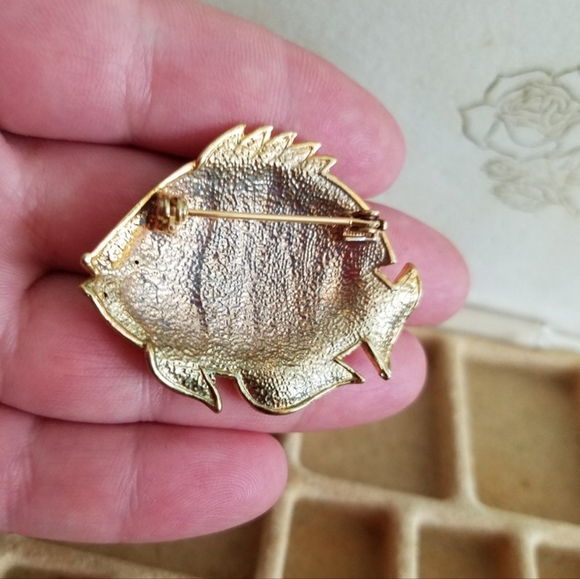 Vintage Gold Rainbow Fish Brooch - Picture 7 of 10